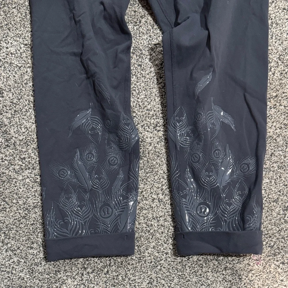 Stylish Gray Leggings - Picture 3 of 6